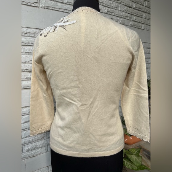 Off White Embroidered Sweater - Picture 5 of 7